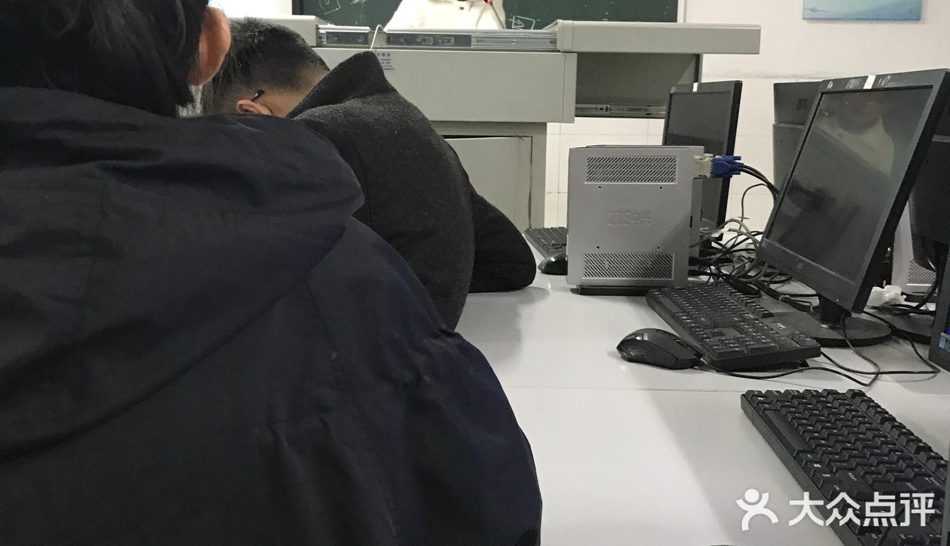 致敬我的大学校园