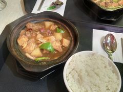 黄焖鸡米饭-玉轩宫紫菜包饭黄焖鸡米饭(东风巷店)