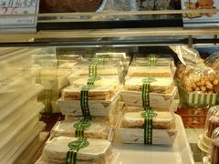 面包甜点陈列柜-老大昌(淮海中路店)