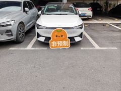 -小鹏汽车上海吴中路销售服务中心