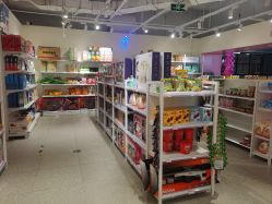 -嗨本可潮玩仓(大兴大悦春风里店)