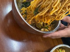 -鸿浩扒猪脚米线