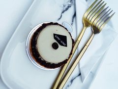 -UNI UNI(环亚凯瑟琳店)