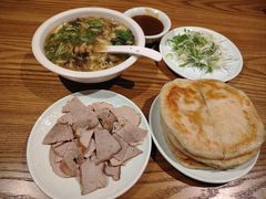 -李连贵酒家熏肉大饼(昆明街店)