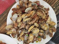 辣炒蛤蜊-1910老鲁味海鲜·戳子肉·青岛菜(金沙滩店)