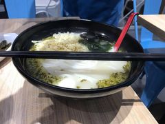 -灵芝妹子海鲜米线(香炉礁山姆店)