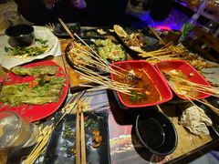-何师烧烤·香辣蟹·川菜·30年老品牌(太古里旗舰店)
