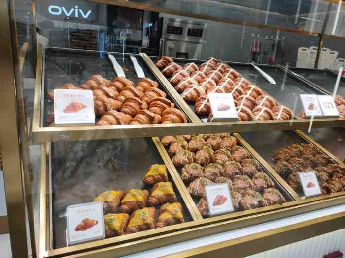 月枫堂(月星环球港店)-"该店靠近商场连接到13号线地铁的区域,开.