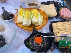 -鲜入围煮花胶鸡海鲜火锅