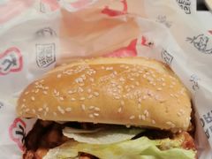 香辣拌小龙虾烤鸡腿堡-肯德基(芳和店)