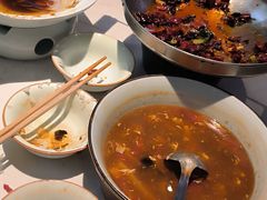 -愉肴麻辣香锅(中山路店)