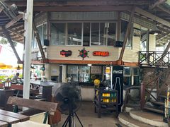 -Green Tree Rest. & Pub