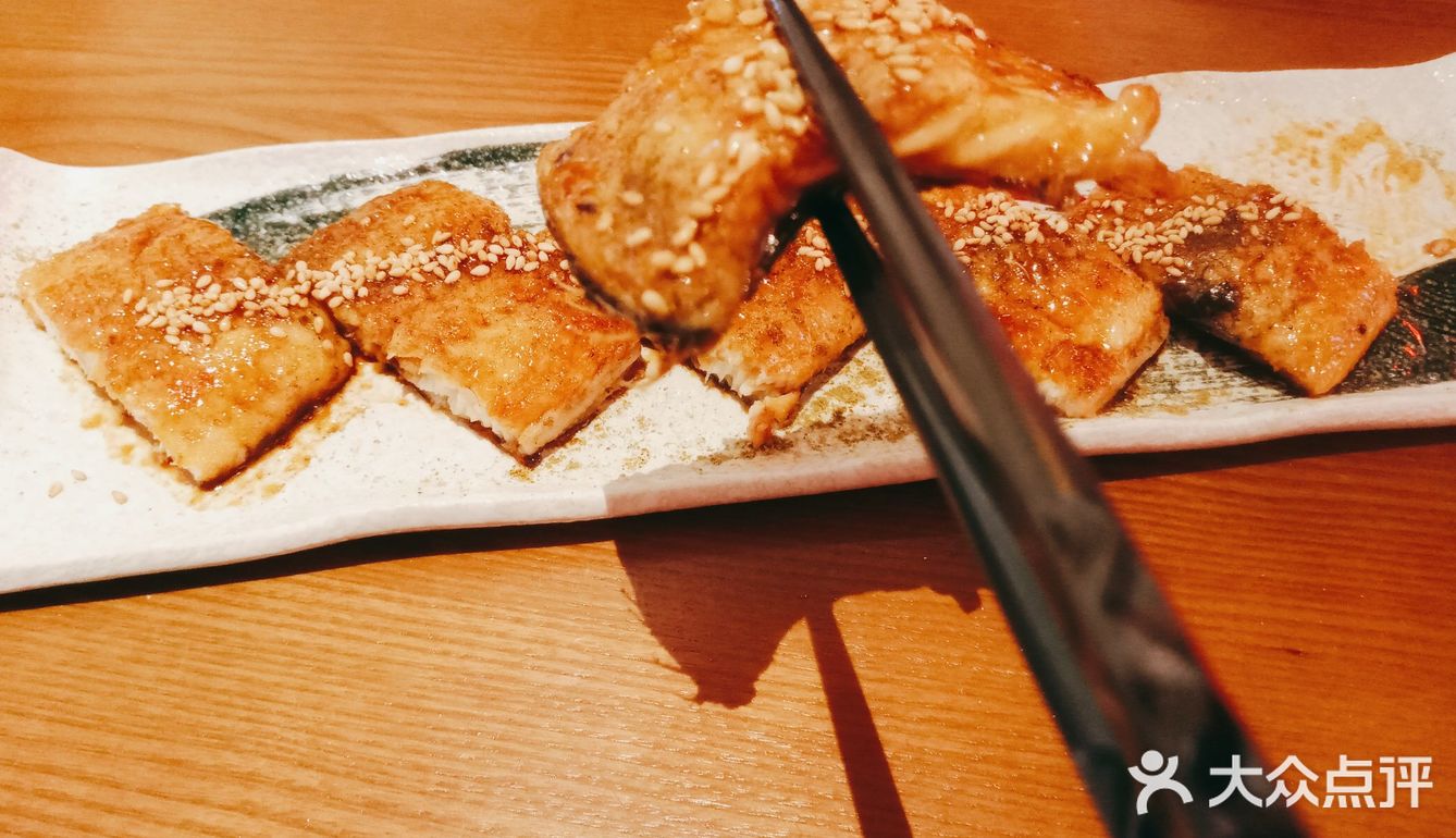 可以来一份大的鳗鱼特别新鲜