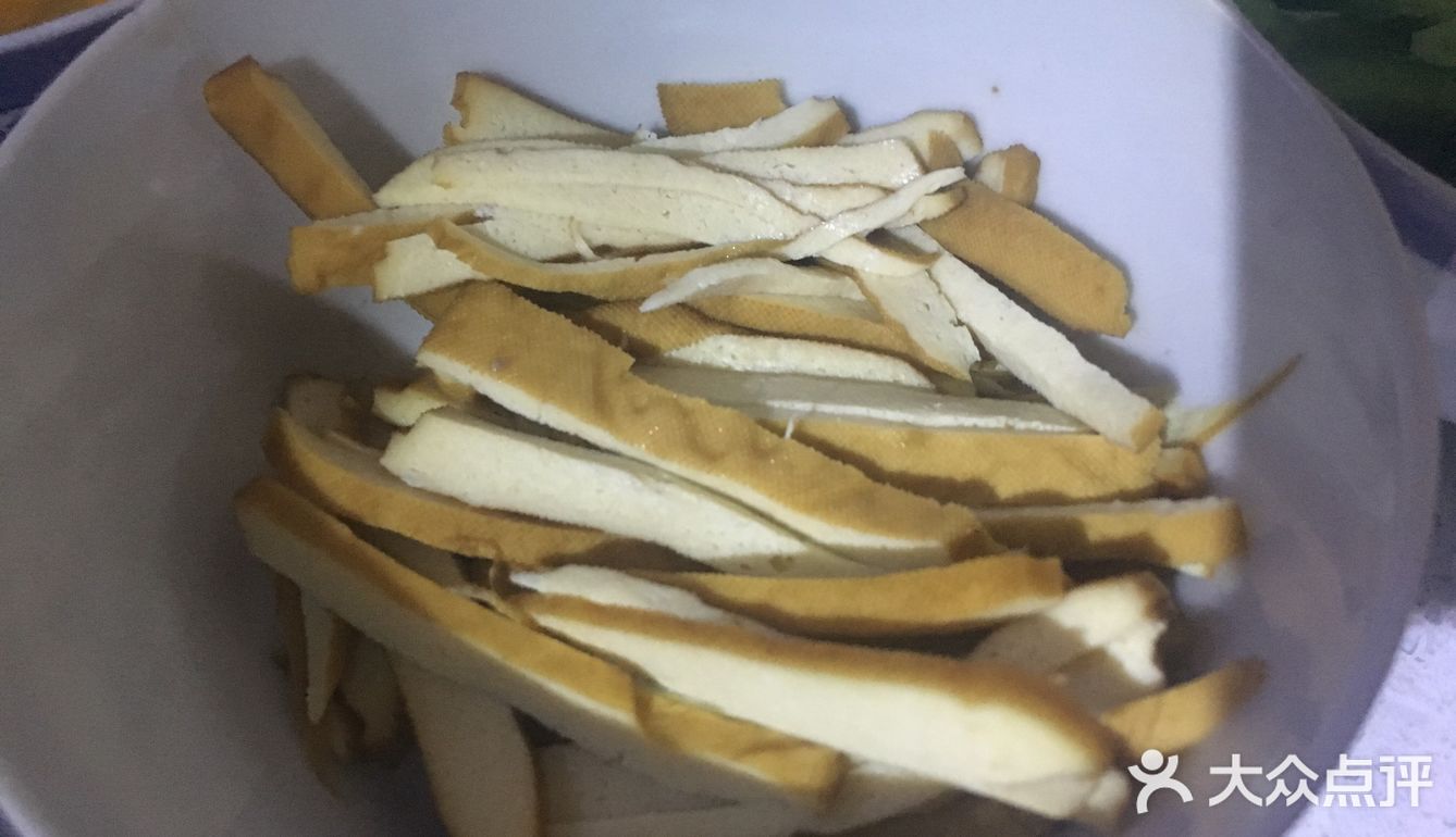 我把我不怎么喜欢吃的五样东西炒在一起了,味道很不错
