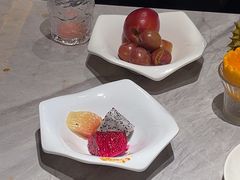 -雍容荟帝王蟹活龙虾展台自助(IFS黑金店)