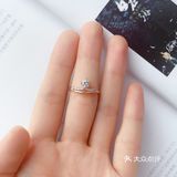 前几天入手了一款blingbling公主风格的钻戒