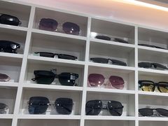 -诺柯视眼镜-蔡司依视路官方工厂店(淞南一店)
