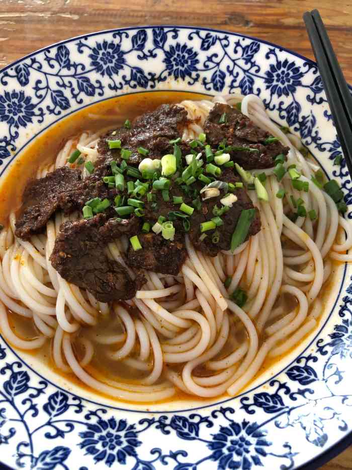 常德米粉(江南店)-"常去吃的一家店,吃了很多年了,位置在村里.