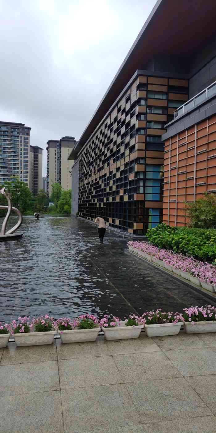 太行瑞宏朗诗金沙城销售中心-"环境是非常的棒.绿化有非常的美丽.