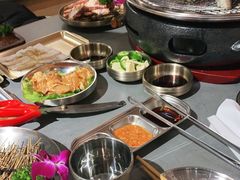 -围炉肉舍•炭烤活鳗•丹东海鲜烤肉(步行街店)