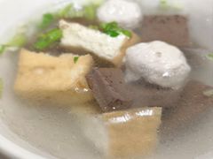-松树干拌面店