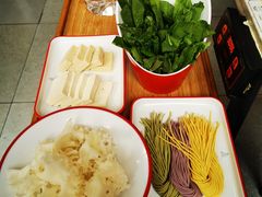 -毛辣果·贵州红酸汤牛肉火锅(西单店)