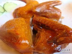 脆皮乳鸽-安徽大厦中餐厅