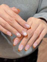 -花岐款式专研健康美甲沙龙