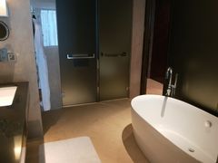 -广州天河希尔顿酒店