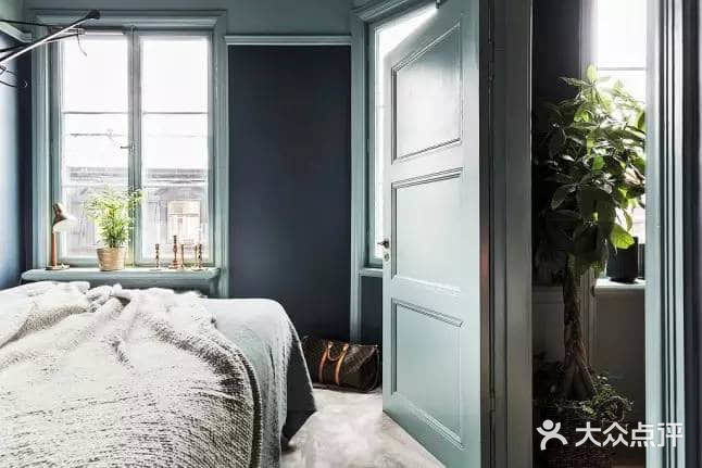 暗色系也能很出彩啦 