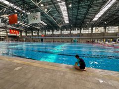 -奥冠体育华师附中恒温游泳馆