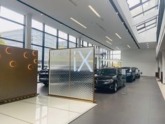 -上海宝信宝马4S店