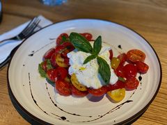 布拉塔卡布里沙拉-The Diner X餐厅(青岛万象城店)