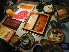 -尚尚仙·酸汤猪手·猪肚鸡火锅(华联万柳购物中心店)