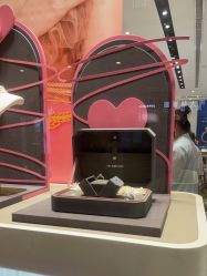 -潮宏基(万象城店)