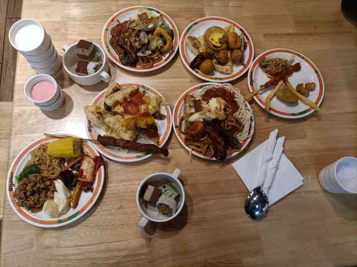 比格比萨(日照新玛特店)-"今年的第一顿自助餐给了比格披萨 周六去的.