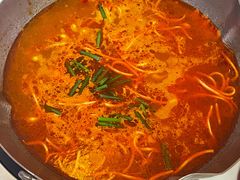 -毛辣果·贵州红酸汤牛肉火锅(西单店)