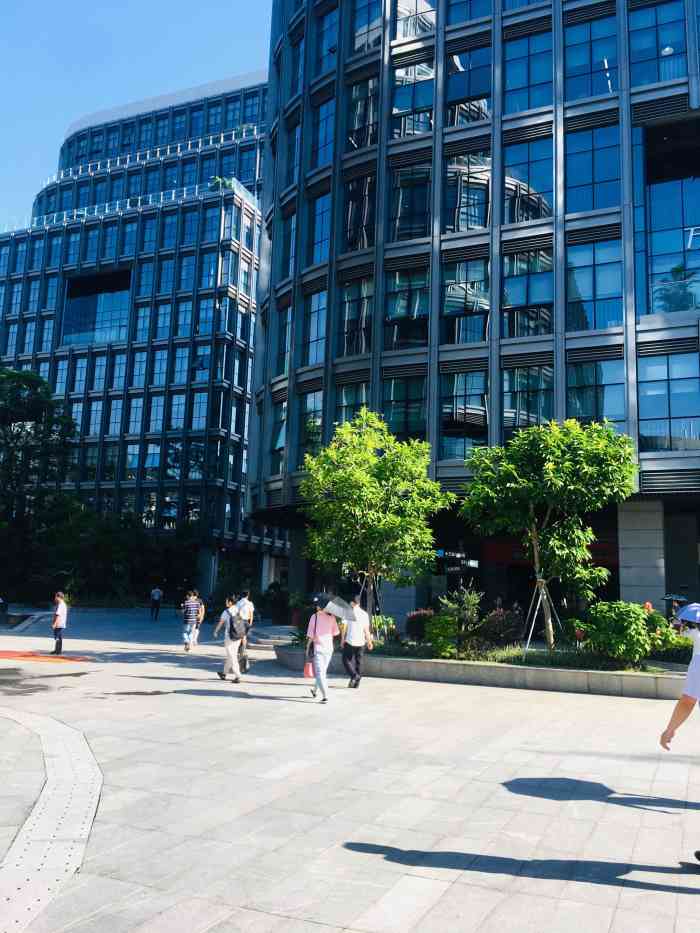 万海大厦-"万海大厦位于蛇口水湾附近,南海大道的蛇口.