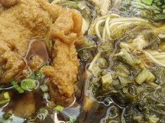 雪菜肉丝大排面-伟记奥面馆(养育巷店)