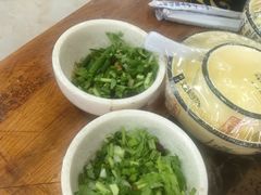 -黄利砖万峰林布依特色酸笋牛肉馆