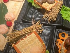 -湊湊火锅·茶憩(打浦桥日月光店)