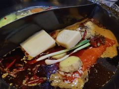 -重庆三峡火锅城(梅林店)