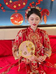 -艾米丽婚纱礼服