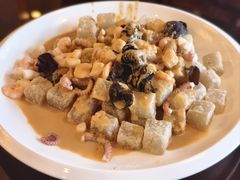 三鲜焖子-喜乐餐厅•灯笼虾球首创者•本地小海鲜(二马路店)