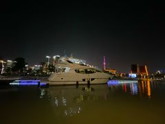-北外滩百艇汇游艇俱乐部