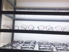 -LOGO眼镜·蔡司品牌折扣店(龙华清湖店)
