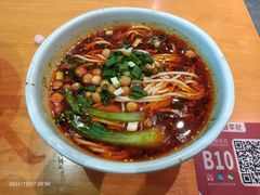 -蓉李记成都名小吃(二七万达店)