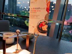 靠窗位-蝴蝶里·粤菜·点心(滨江龙湖店)