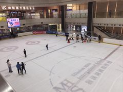 -冰堡国际溜冰场(观澜湖新城MHMALL店)