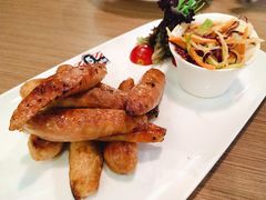 德国香肠片配风味腌菜丝-5号公路餐厅(曼哈顿店)